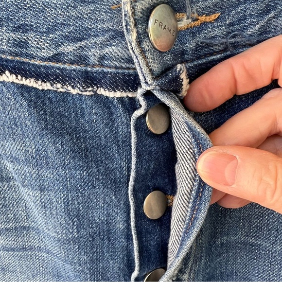 FRAME STEP HEM FRAYED DISTRESSED BUTTON FLY JEANS LE ORIGINAL SIZE 30 - Picture 3 of 14